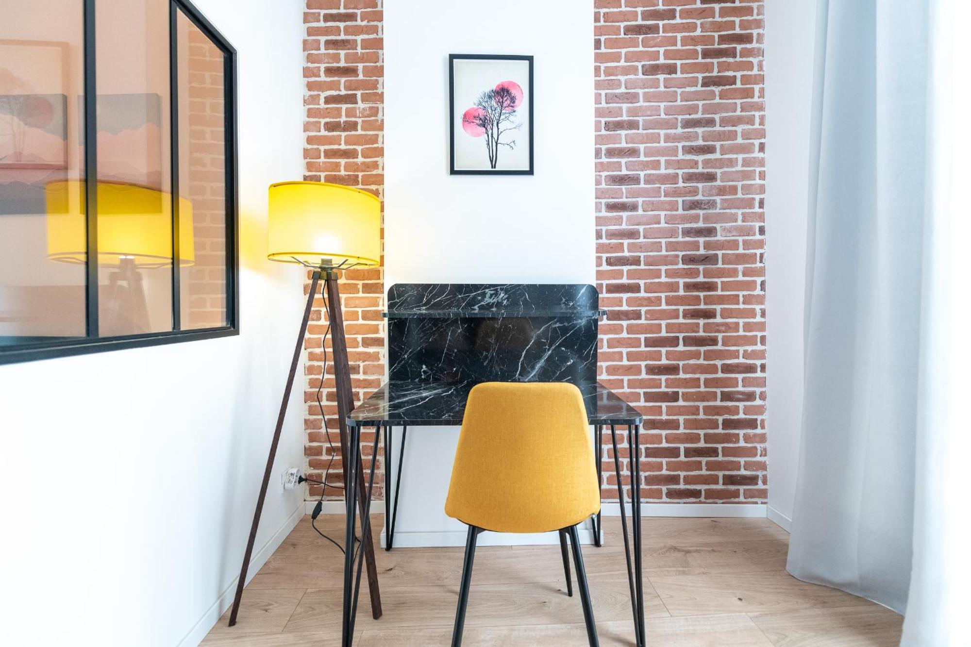 Kasa Arty - Equipe - Agreable Et Confortable *